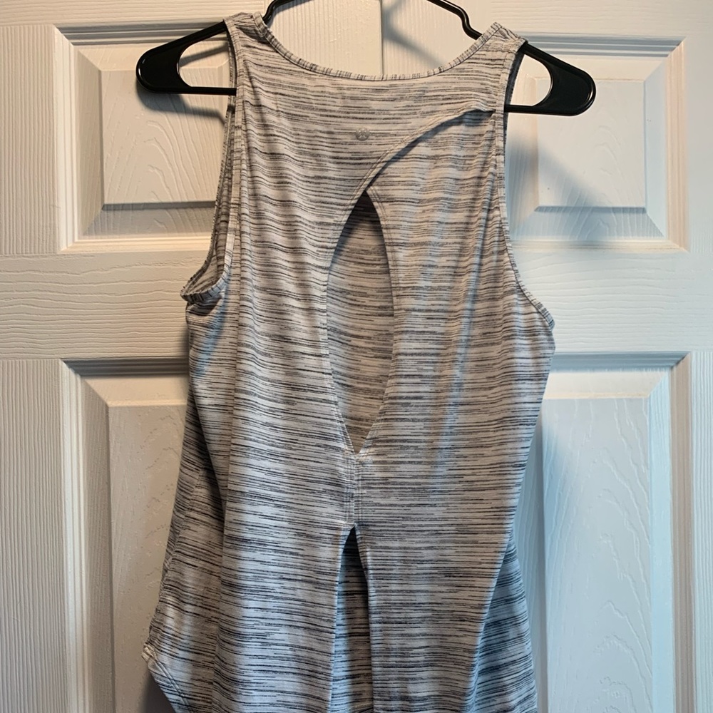 Lululemon cut out back tank